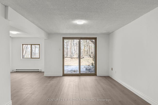 9 Evergreen Crt, Condo with 3 bedrooms, 3 bathrooms and 1 parking in Barrie ON | Image 25