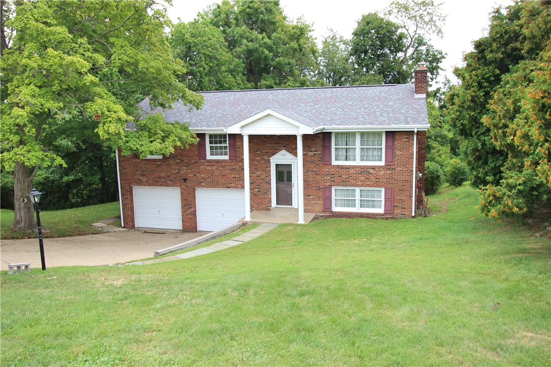 Mcwilliams Dr, Houston, PA 15342