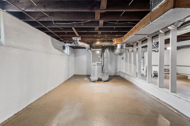 808 W Green St, House other with 5 bedrooms, 2 bathrooms and 2 parking in Champaign IL | Image 46