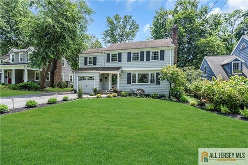 20 Oak Hills Rd, Edison, NJ, 08820-3661 | Card Image