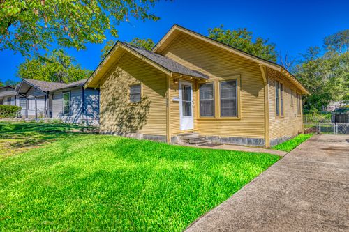 1559 Vermont Ave, Dallas, TX, 75216-1703 | Card Image