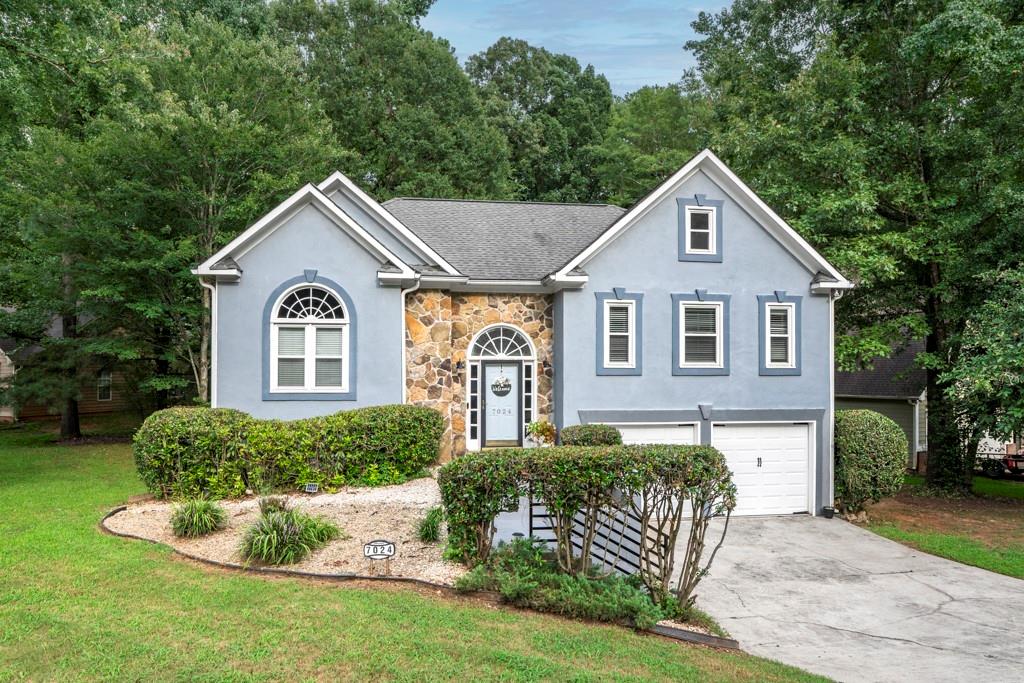 Hollow Oak Ct, Rex, GA 30273