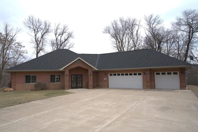 Additional front view | Image 26