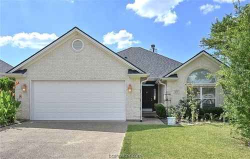107 Hartford Dr, College Station, TX, 77845-3954 | Card Image