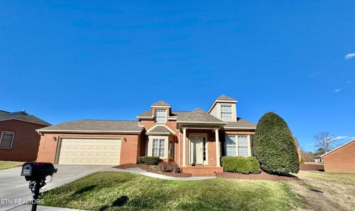 7512 Saint Baron Way, Powell, TN, 37849-4998 | Card Image