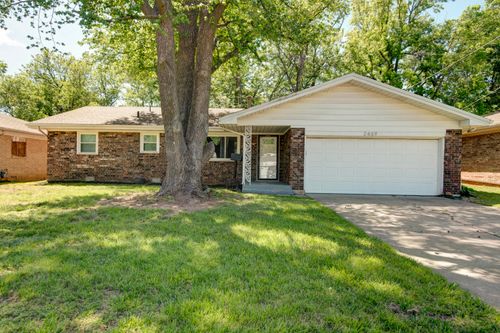 2459 S Clay Ave, Springfield, MO, 65807-3005 | Card Image
