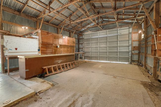 Barn with Shop | Image 35