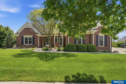 8433 Augusta Dr, Lincoln, NE, 68526-9570 | Card Image