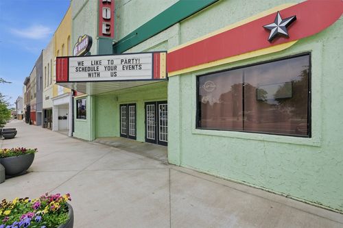 216 W Main St, Denison, TX, 75020-3025 | Card Image