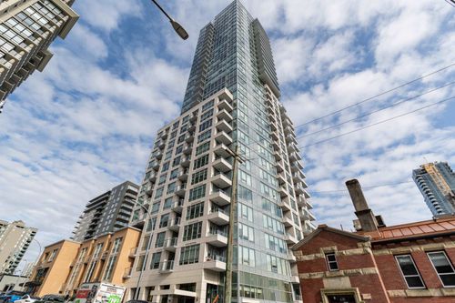 {{alt}} | Card Image