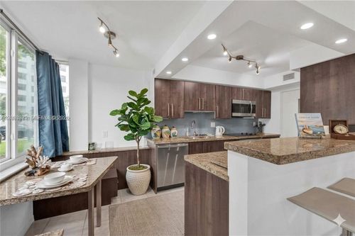 155-250 180th Dr, Sunny Isles Beach, FL, 33160-5500 | Card Image