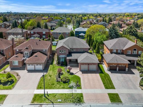 42 Columbus Ave, Woodbridge, ON, L4L7G9 | Card Image