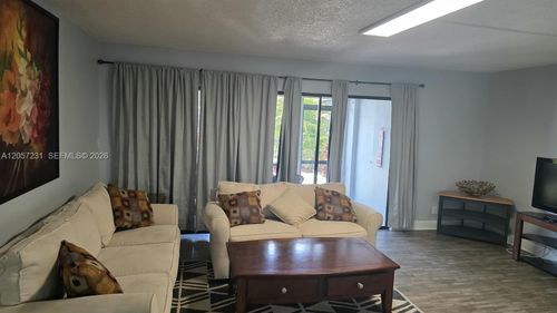 10b-524 Osprey Dr, Delray Beach, FL, 33444-2037 | Card Image