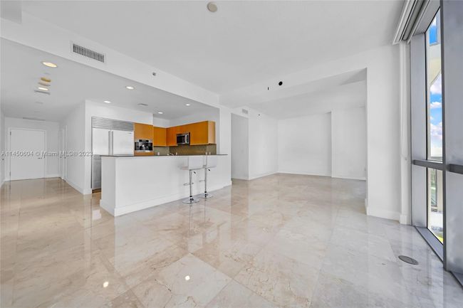 APT-4307 - 1060 Brickell Ave, Condo with 3 bedrooms, 3 bathrooms and null parking in Miami FL | Image 7