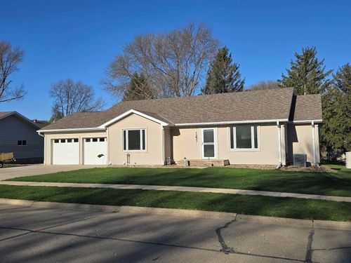 1231 2nd Ave Sw, Le Mars, IA, 51031-2709 | Card Image