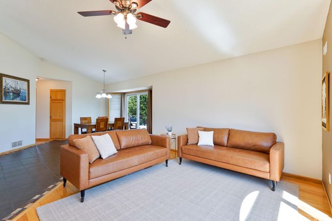 8-web-or-mls- 13385-179-12-Ave-NW-Interior-03.jpg | Image 6