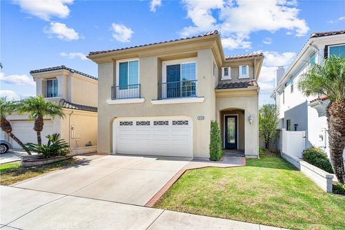 18765 Stratton Ln, Huntington Beach, CA, 92648-7008 | Card Image