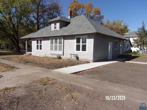 1302 Central Ave, Hawarden, IA, 51023-1817 | Card Image