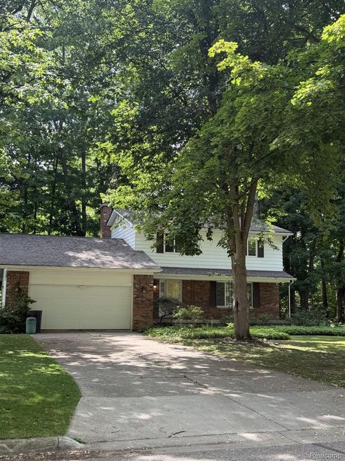 2249 Belle Meade Dr, Davison, MI, 48423-2071 | Card Image
