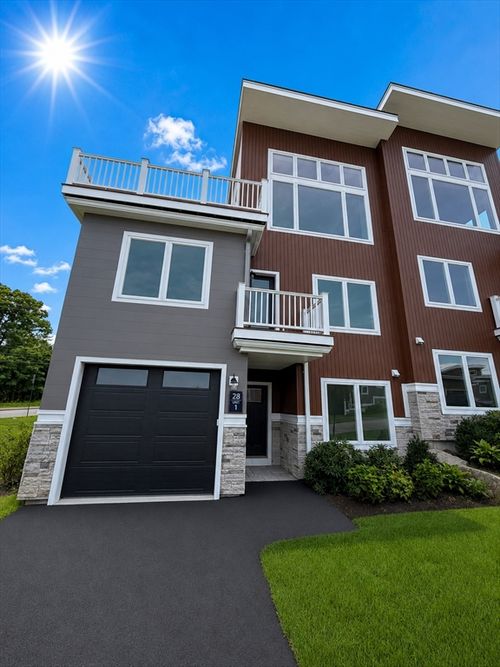 1-28 Vantagepoint Dr, Laconia, NH, 03246-4304 | Card Image