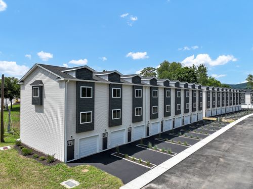 4-33 Main St, Meriden, CT, 06451-5116 | Card Image