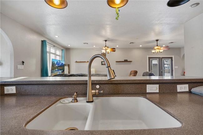 Kitchen with sink | Image 17