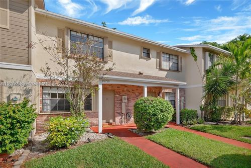 10719 Nw 10th St, Pembroke Pines, FL, 33026-5915 | Card Image