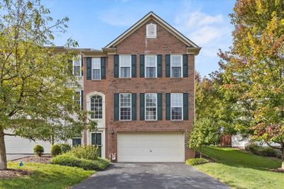 630 Village Green Blvd E, Townhouse with 3 bedrooms, 2 bathrooms and 2 parking in Adams Twp PA | Image 1