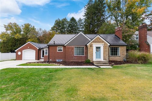 2840 Canton Rd, Uniontown, OH, 44685-9701 | Card Image