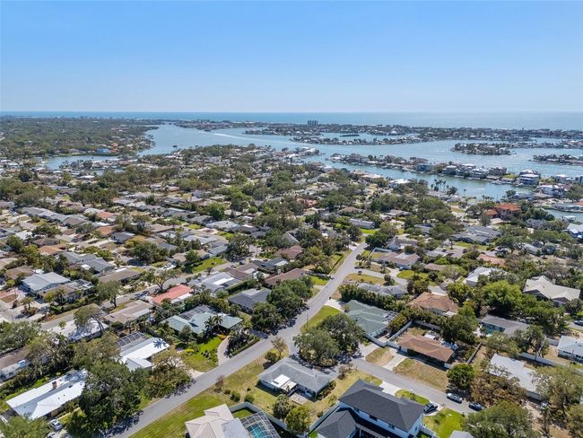319 Cedar Ln, House other with 3 bedrooms, 3 bathrooms and null parking in LARGO FL | Image 15