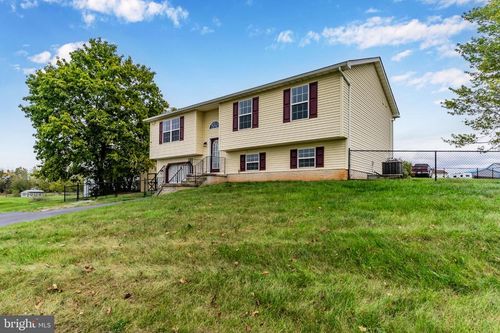99 Middle Spring Rd, SHIPPENSBURG, PA, 17257-8610 | Card Image