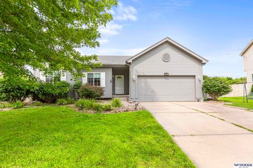 1503 Ridgeview Dr, Papillion, NE, 68046-4272 | Card Image