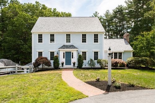 17 Gardner Rd, Duxbury, MA, 02332-4303 | Card Image