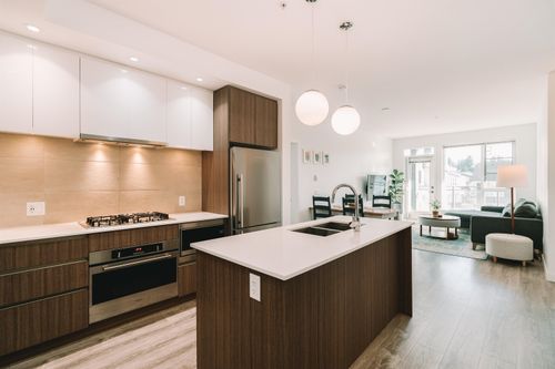 402-516 Foster Ave, Coquitlam, BC, V3J0H8 | Card Image