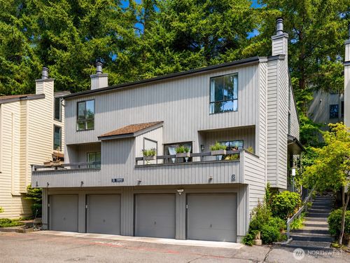 2-10840 Ne 35th Pl, Bellevue, WA, 98004-7678 | Card Image