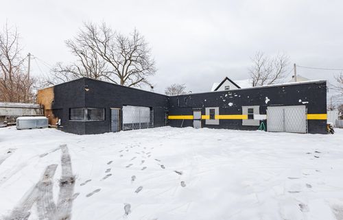 3210 N Dr Martin Luther King Jr Dr, Milwaukee, WI, 53212-1927 | Card Image