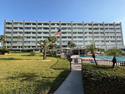 317a-100 Bluff View Dr, BELLEAIR BLUFFS, FL, 33770-1370 | Card Image