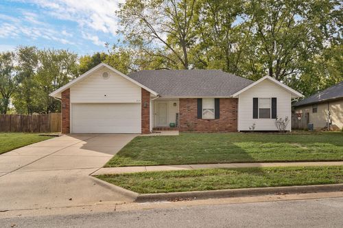 2131 S Colgate Ave, Springfield, MO, 65807-3251 | Card Image
