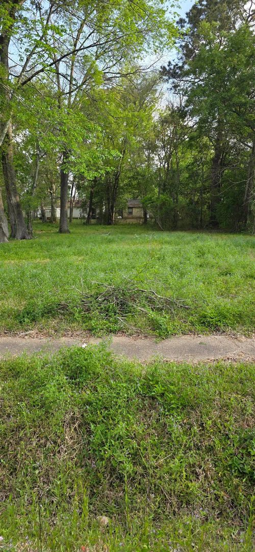 2075 Tulane St, Beaumont, TX, 77703 | Card Image