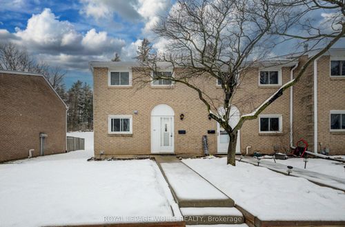 30-206 Green Valley Dr, Kitchener, ON, N2P1G9 | Card Image