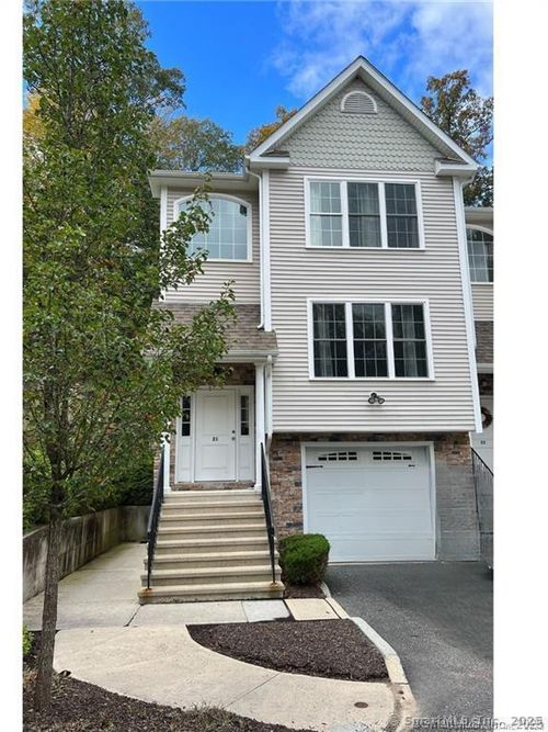 21-21 Old Oak Dr, Brookfield, CT, 06804-2209 | Card Image