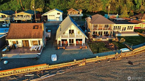 14028 Evergreen Way, Stanwood, WA, 98292-6763 | Card Image