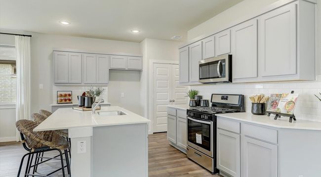 316 Bendecido Loop, House other with 4 bedrooms, 3 bathrooms and null parking in Elgin TX | Image 5