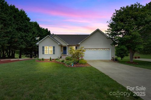5724 Rocky Mount Rd, Granite Falls, NC, 28630-8308 | Card Image