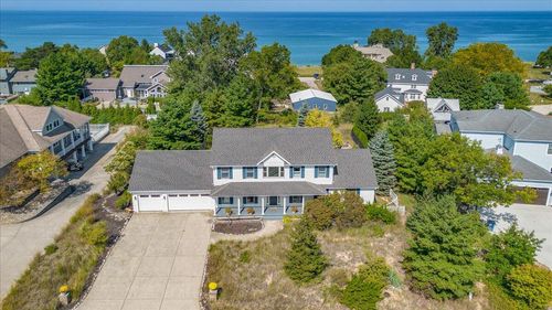 51113 Main Dr, Grand Beach, MI, 49117-8984 | Card Image