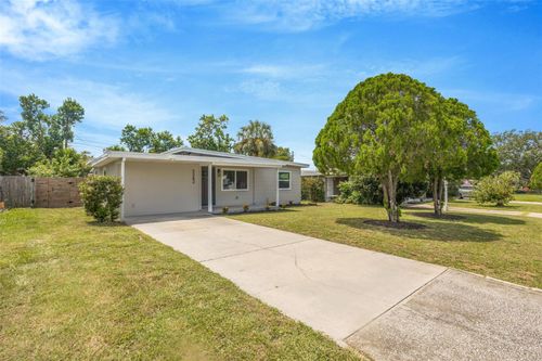 5242 45th Ave N, ST PETERSBURG, FL, 33709-5555 | Card Image