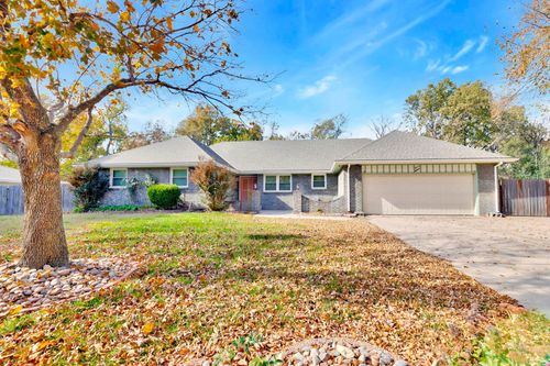 1118 E Oakwood Ct, Derby, KS, 67037-2110 | Card Image