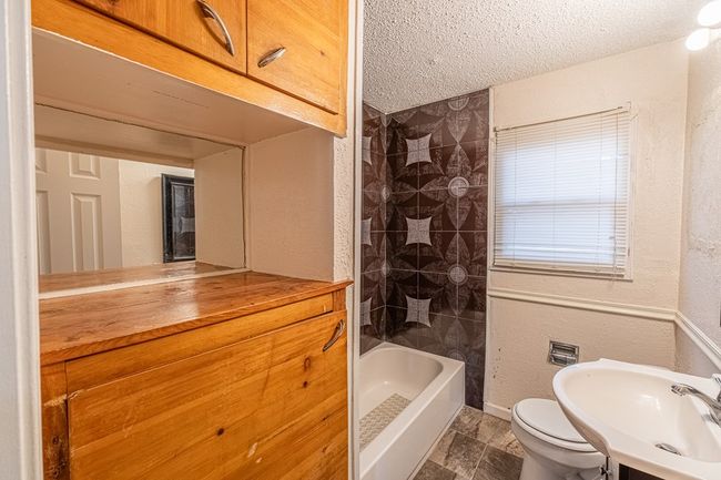 1204 Tinker St, House other with 3 bedrooms, 2 bathrooms and 2 parking in Seagraves TX | Image 12