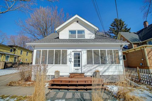 206 Elm St W, Stillwater, MN, 55082-4043 | Card Image