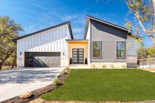 120 River View Dr, Boerne, TX, 78006-3878 | Card Image